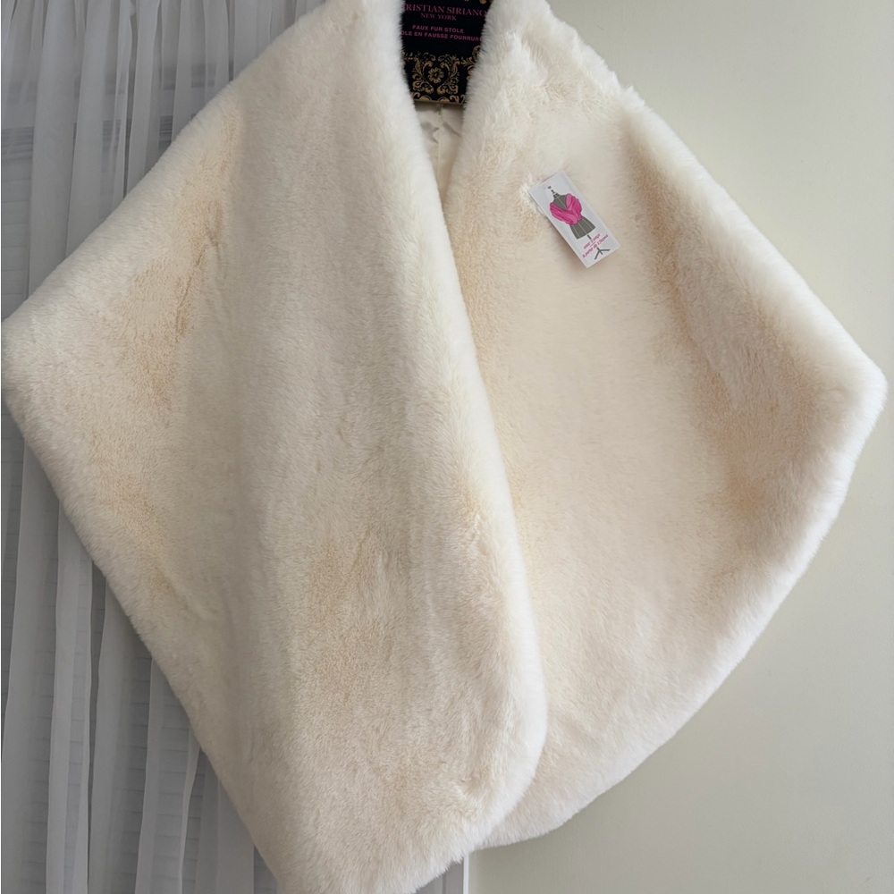 Elegant Cream Faux Fur Shawl